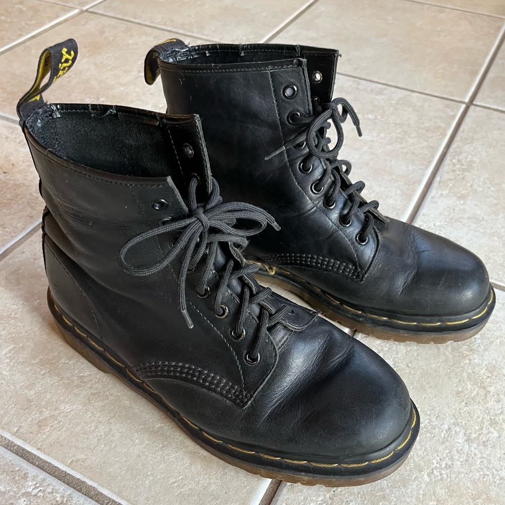Dr. Martens MADE IN ENGLAND Matte Black 1460 UK8